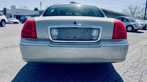 2008 Lincoln Town Car Signature
