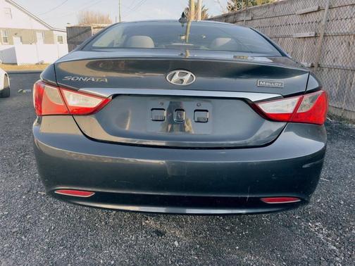 2011 Hyundai SONATA GLS