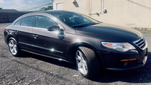 Deep Black Metallic 2010 Volkswagen CC VR6