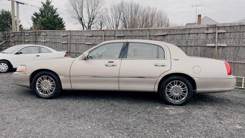 2008 Lincoln Town Car Signature