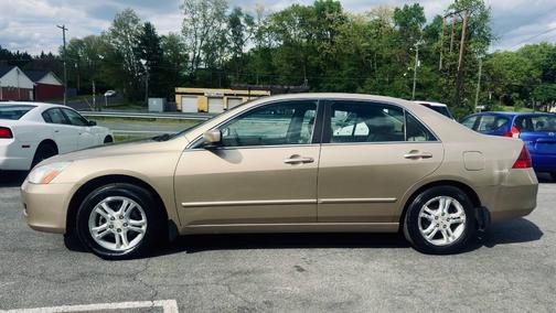 Gold 2006 Honda Accord SE