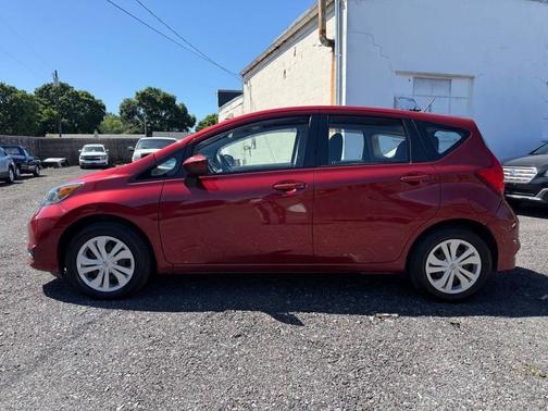 Maroon 2017 Nissan Versa Note SV