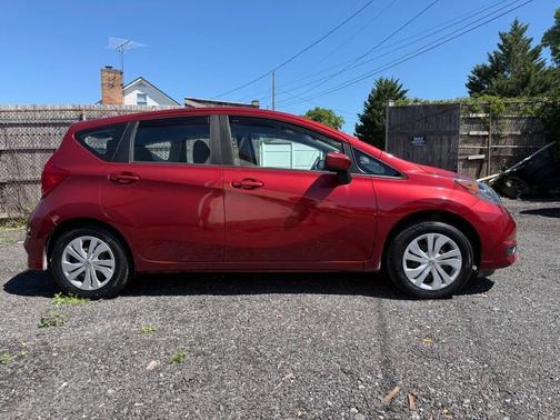 Maroon 2017 Nissan Versa Note SV