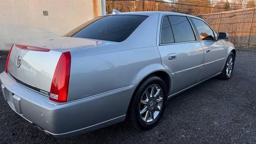 2011 Cadillac DTS Luxury Collection