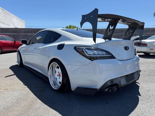 White 2013 Hyundai Genesis Coupe 2.0T