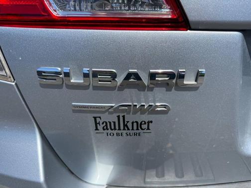 Ice Silver Metallic 2012 Subaru Outback 3.6R Limited