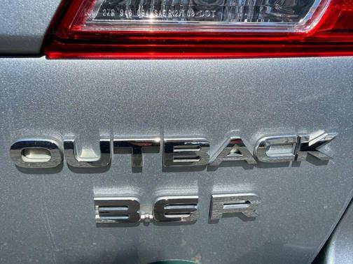 Ice Silver Metallic 2012 Subaru Outback 3.6R Limited