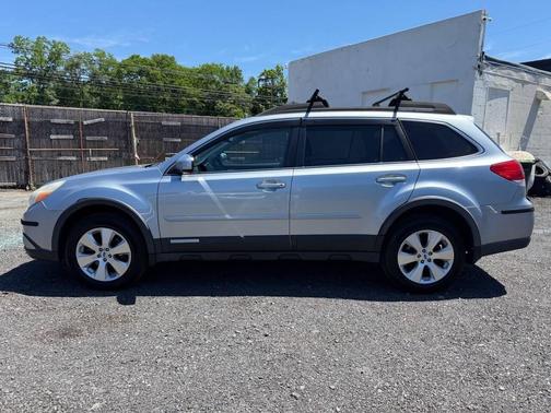Ice Silver Metallic 2012 Subaru Outback 3.6R Limited