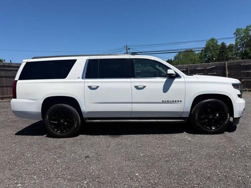 White 2018 Chevrolet Suburban LT