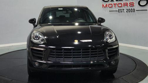 Jet Black Metallic 2017 Porsche Macan Macan