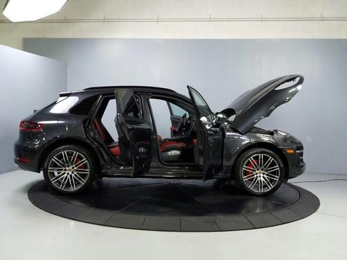 2018 Porsche Macan Turbo