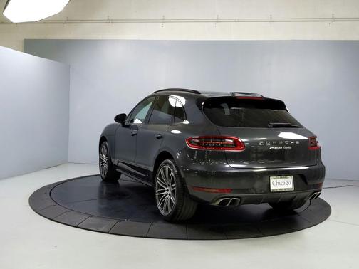 2018 Porsche Macan Turbo