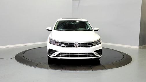 2019 Volkswagen Passat 2.0T R-Line
