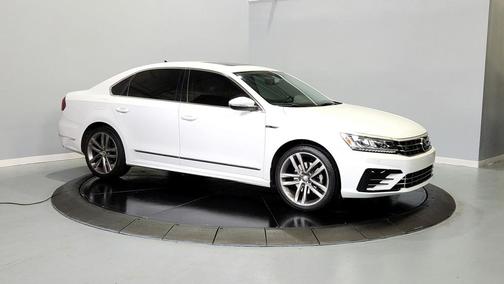 2019 Volkswagen Passat 2.0T R-Line