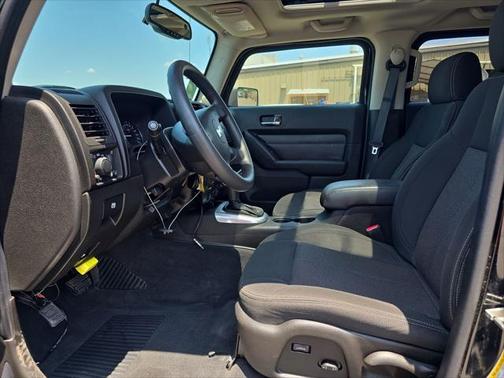 2010 Hummer H3T Base
