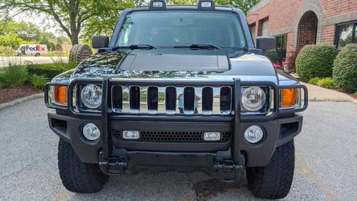 2010 Hummer H3T Base