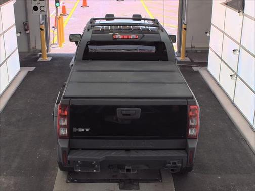 2010 Hummer H3T Base
