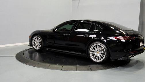 2018 Porsche Panamera 4S