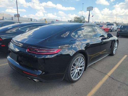 2018 Porsche Panamera 4S