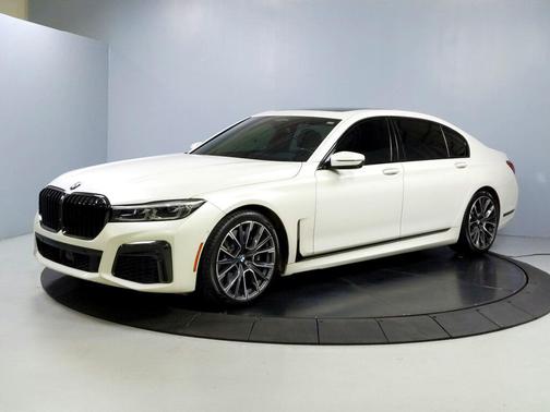 2022 BMW 750 i xDrive