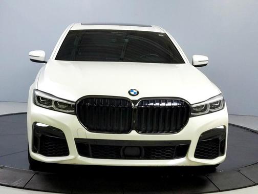 2022 BMW 750 i xDrive