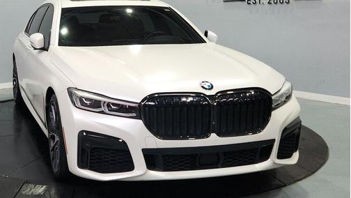 Frozen White 2022 BMW 750 i xDrive