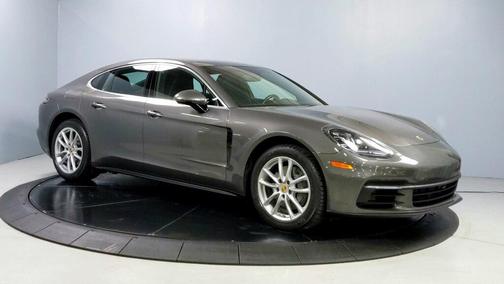 2017 Porsche Panamera 4S