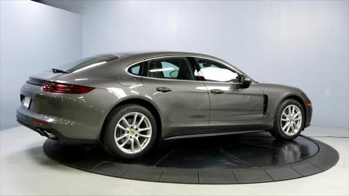 2017 Porsche Panamera 4S