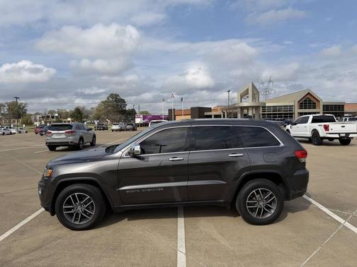 Granite Crystal Metallic Clearcoat 2018 Jeep Grand Cherokee Limited