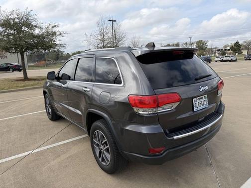 Granite Crystal Metallic Clearcoat 2018 Jeep Grand Cherokee Limited