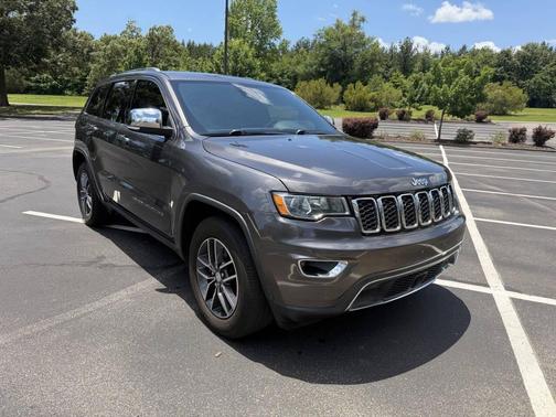 Granite Crystal Metallic Clearcoat 2018 Jeep Grand Cherokee Limited