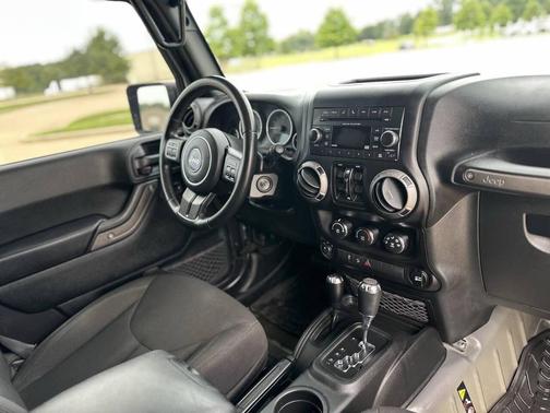 Granite Crystal Metallic Clearcoat 2017 Jeep Wrangler Unlimited Sport