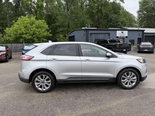 Ingot Silver Metallic 2019 Ford Edge Titanium