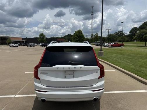 2018 Volvo XC90 T5 Momentum
