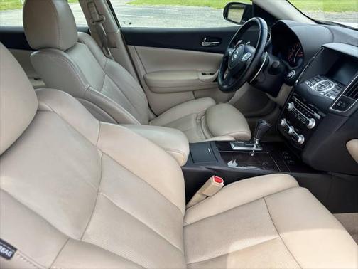 2012 Nissan Maxima SV
