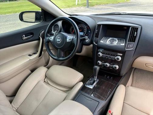 2012 Nissan Maxima SV