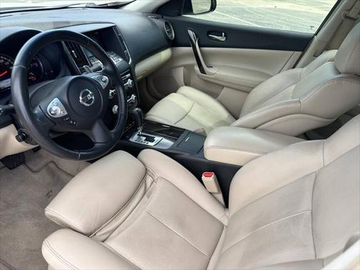 2012 Nissan Maxima SV