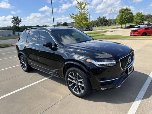 2018 Volvo XC90 T6 Momentum