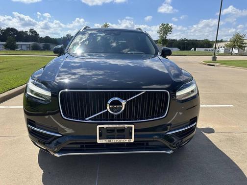 2018 Volvo XC90 T6 Momentum