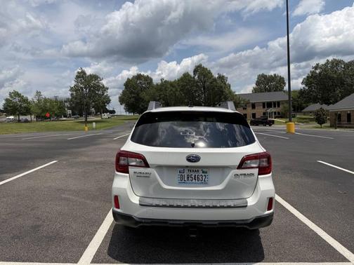 Crystal White Pearl 2016 Subaru Outback 2.5i Limited