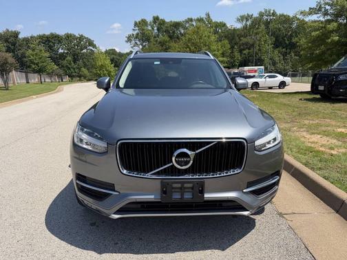 Gray 2018 Volvo XC90 T6 Momentum