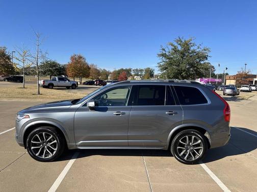 2018 Volvo XC90 T6 Momentum