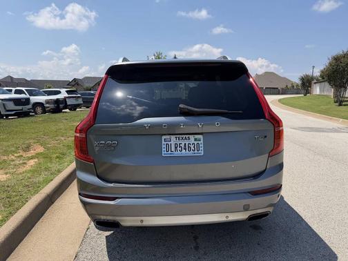 Gray 2018 Volvo XC90 T6 Momentum