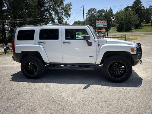 2009 Hummer H3 Base