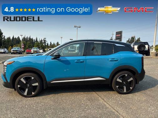 Arctic Ice Blue Metallic/Super Black 2025 Nissan Kicks SR