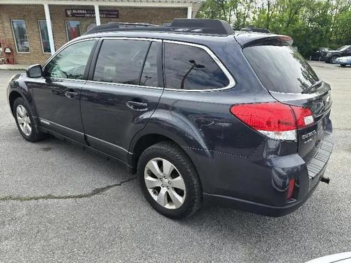 Dark Blue 2011 Subaru Outback 3.6 R Limited