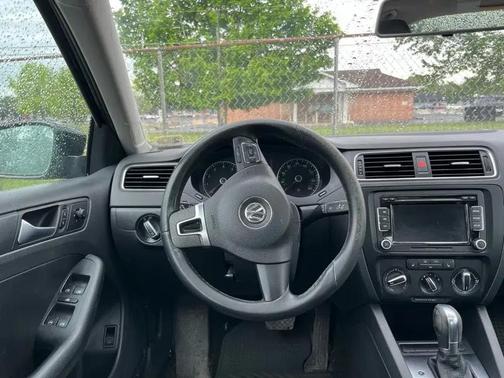 Black 2012 Volkswagen Jetta SE