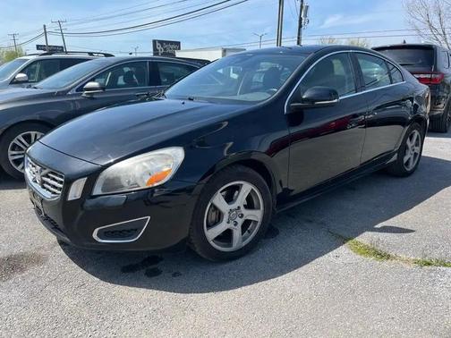 Black 2013 Volvo S60 T5