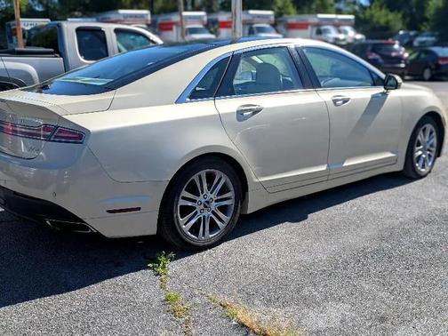 2014 Lincoln MKZ Hybrid Base