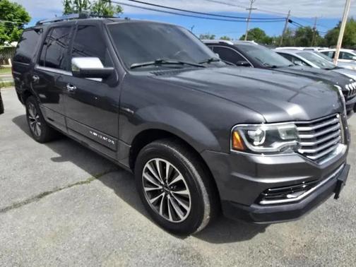 Gray 2015 Lincoln Navigator Base